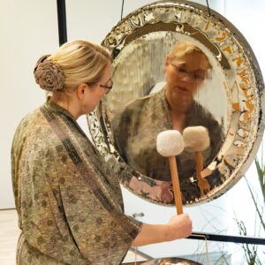 ✨ Nytårs GONG Bad & Bobler – en kærlig start på det nye år ✨28.12.2025 kl. 11.00-12.30